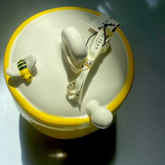 Rae Dunn, ceramic 8”sweet honey pot shaped birdhouse. Text reads”Bee Sweet” - Picture 7 of 7